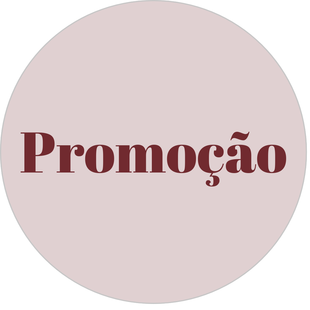 Painel de macramê artesanal bege, feito à mão, perfeito para decoração boho e rústica.